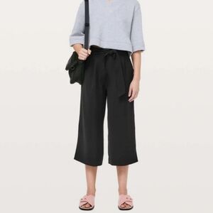 🇨🇦 NWOT Designed in Vancouver Lululemon Noir Wide Leg Cropped Pants